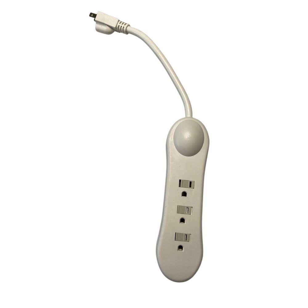 Compact 3-Outlet Relocatable Power Tap 15A 60 Hz 1875W DR-703 Off White